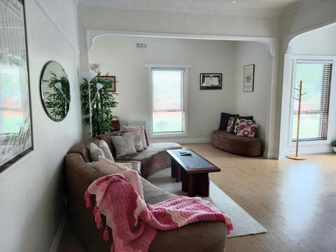 Ocean Aspect And Central To CBD - CoSheirm Apartments On Merri - Accommodation Bookings 1