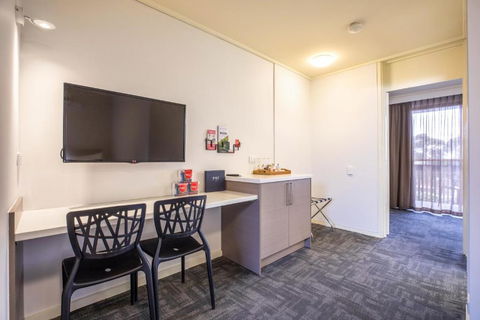 Nightcap At Shoppingtown Hotel - Accommodation Bookings 3