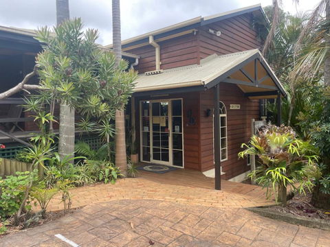 Oasis Inn Ulladulla - Welcoming Guests 18 Years And Older - Accommodation Bookings 1