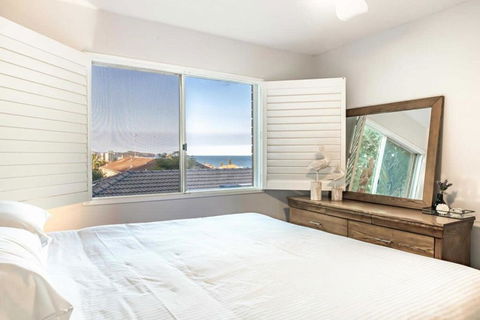 Ocean Views 2-Bed Apartment Minutes From Beach - Accommodation Bookings 3