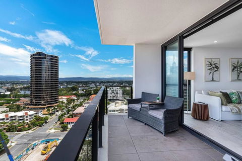 OPUS Apartment - Beach At Your Doorstep Short Walk To Light Rail - Accommodation Bookings 1