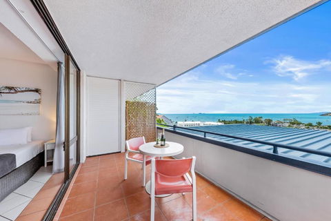 Ocean View 33A Studio Pool Ocean View WIFI - Accommodation Bookings 3