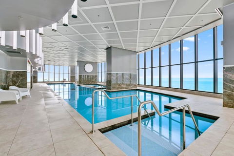 Ocean View 3Bed Apt In Surfers - Accommodation Bookings 1