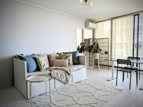 Ocean View Apartment Close To CBD With Indoor Pool. - Accommodation Bookings 3