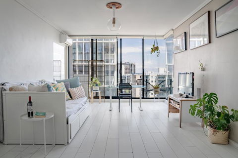 Ocean View Apartment Close To CBD With Indoor Pool. - Accommodation Bookings 2