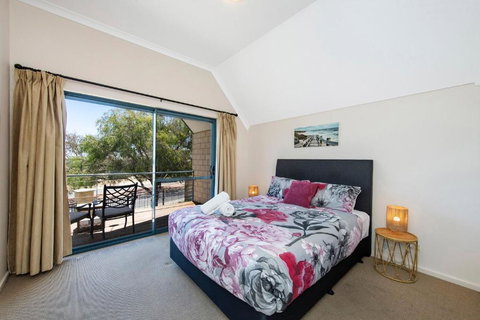 Ocean View Port Geographe - Accommodation Bookings 1