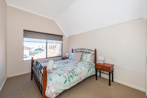Ocean View Port Geographe - Accommodation Bookings 3