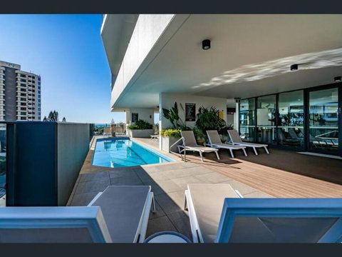 Ocean Views In The Heart Of Broadbeach! - Accommodation Bookings 3