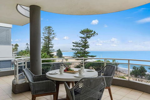 Ocean Vista Escape - A Lofty Beachfront Penthouse - Accommodation Bookings 1