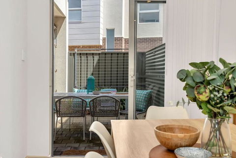 Oceanside At Christies Beach - Contemporary Comfort - Accommodation Bookings 3