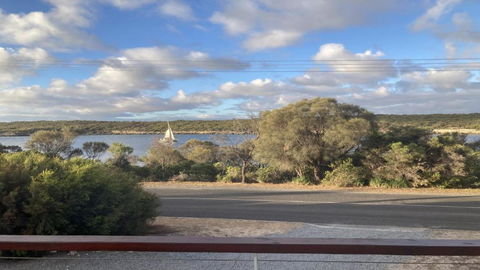 Off The Net - New Listing - Esplanade Property With Views Of The Channel - Accommodation Bookings 0