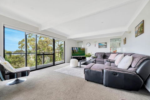 On Top Of The World - Accommodation Bookings 2