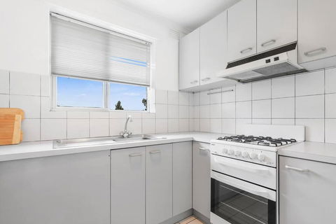 Opposite Rippon Lea Estate - Accommodation Bookings 2