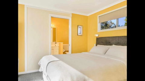 Orange Blossom- Comboyne Mountain Cottages - Accommodation Bookings 3