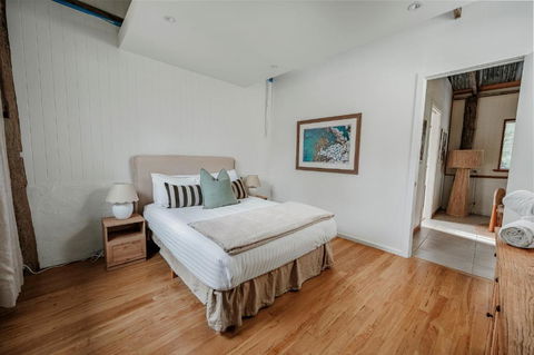 Orchard Cottage - Quiet Farm Escape - Accommodation Bookings 1