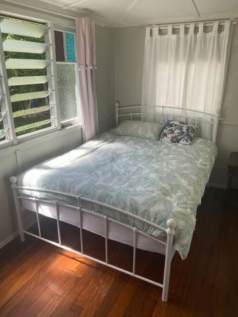 Original Surf Cottage In Heart Of Pottsville Beach - Accommodation Bookings 2