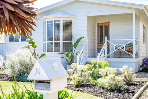 Our Little White House -74 Padman Crescent, Middleton - Accommodation Bookings 1
