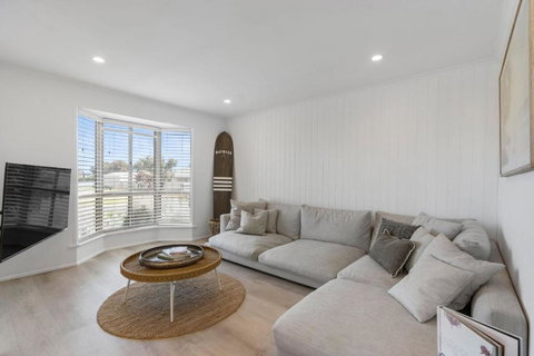 Our Little White House -74 Padman Crescent, Middleton - Accommodation Bookings 3