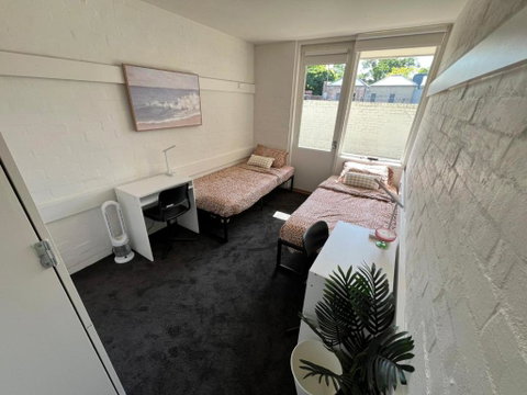 Ozi Village Cardigan - Accommodation Bookings 1