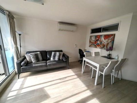 Onsite Parking, Self Check-in - Accommodation Bookings 1