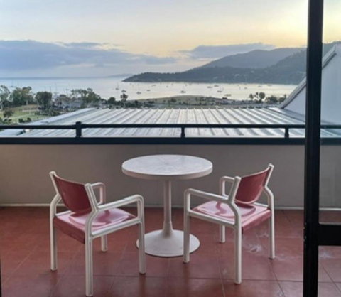 Ocean View Pools And WIFI - Accommodation Bookings 0