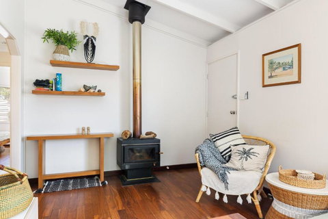 Peaceful And Renovated Original Beach House With Sweeping Views Of Gracetown - Accommodation Bookings 0