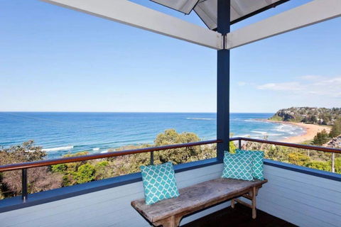 Pacific Sunrise - Beach Views - Accommodation Bookings 1