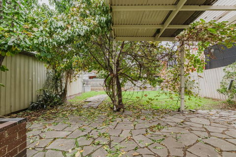 Palms By Yarraville With Large 2 Bed Home & Yard - Accommodation Bookings 0