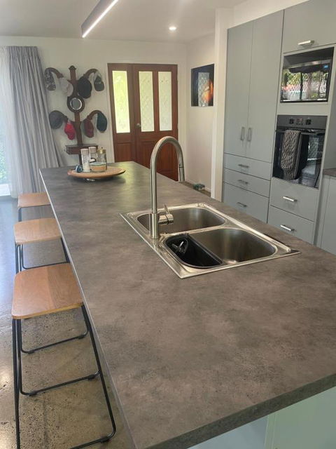 Pandanus Paradise. Newly Renovated 4 Bedroom Home - Accommodation Bookings 3