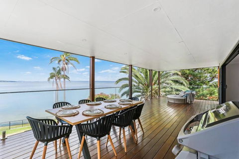 Panoramic Lakefront 6 BDRM Villa - Accommodation Bookings 2