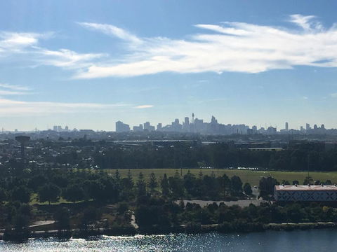 Panoramic Views In Luxurious Brand New Apartment - Accommodation Bookings 0