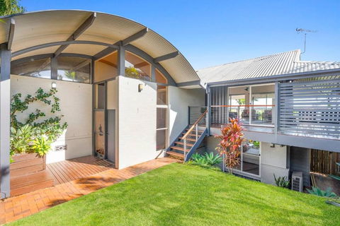 Paradise Palms - Resort Retreat With Panoramic Views - Accommodation Bookings 2