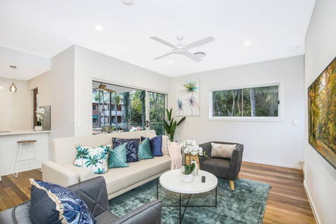Park Avenue Townhouse Retreat Brisbane Sleeps 10 - Accommodation Bookings 3