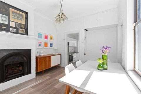 Peaceful 2 Bedroom With Private Backyard And BBQ - Accommodation Bookings 1