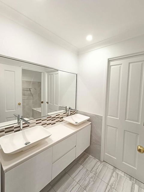 Peaceful Room In Modern Baulkham Hills Home - BH3 - Accommodation Bookings 3