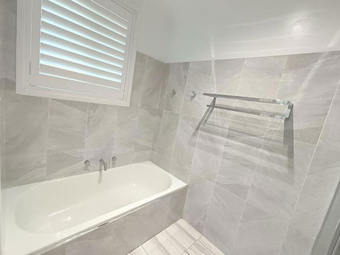 Peaceful Room In Modern Baulkham Hills Home - BH3 - Accommodation Bookings 2