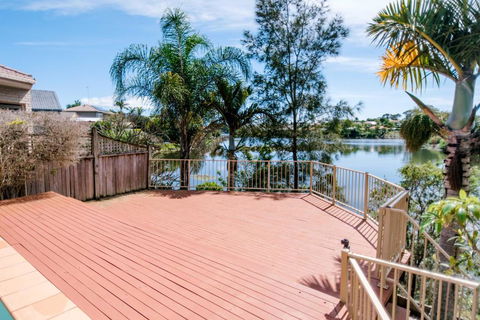 Peaceful Waterfront Home - Accommodation Bookings 2