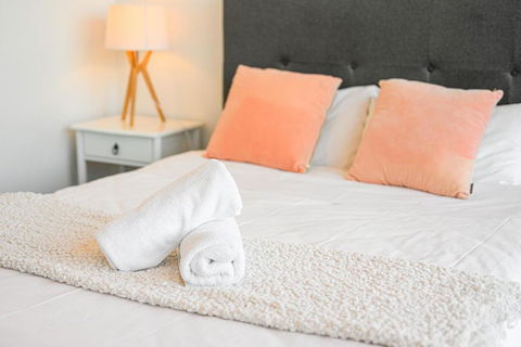 Penrith 3Br Apt Close ToTrain Station & Shopping - Accommodation Bookings 1