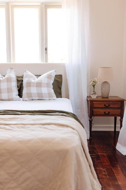 Pet Friendly Family Home In Bluff Point - Accommodation Bookings 3