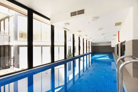 Portside Bliss Your Urban Escape In Melbourne - Accommodation Bookings 0