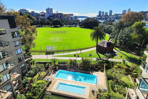 Penthouse With Private Terrace, Parking + 2 Pools - Accommodation Bookings 3