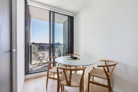 Perched On Parkville - A Minimalist Retreat With Pool - Accommodation Bookings 2