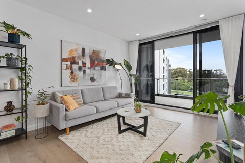 Perfect Location With 5 Star Amenities - Accommodation Bookings 0