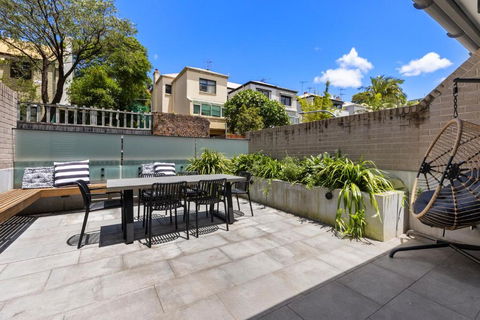 Perfect Vacation Home W Terrace & Private Garage - Accommodation Bookings 1