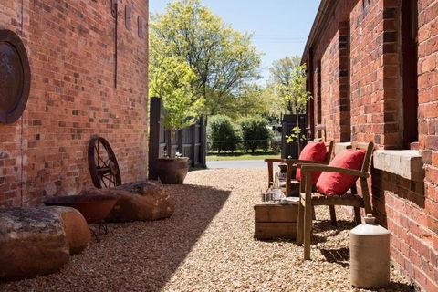 Persimmon - Accommodation Bookings 3