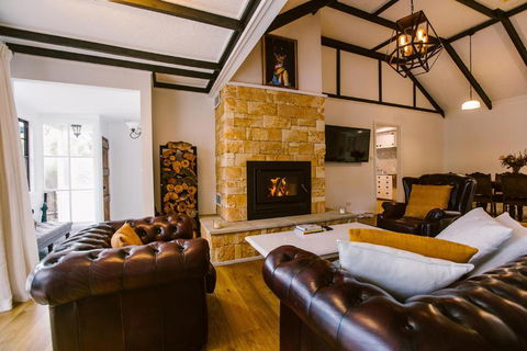 Pet-Friendly Highlands Home With Fireplace - Accommodation Bookings 0
