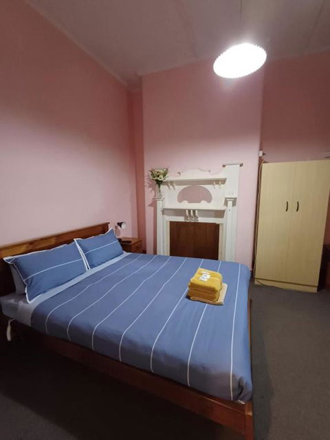 PETERBOROUGH HOTEL - Accommodation Bookings 2