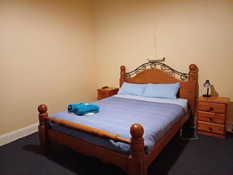 PETERBOROUGH HOTEL - Accommodation Bookings 3