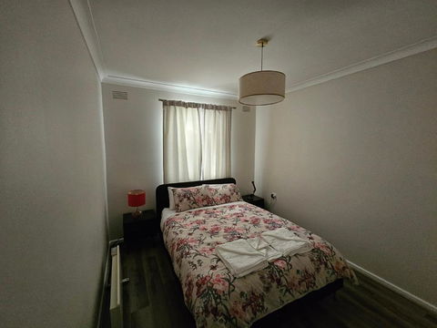 Phoenix House - Accommodation Bookings 3