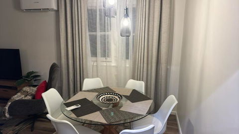Phoenix House - Accommodation Bookings 1